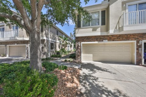 Condo in Tampa, Florida, 3 bedrooms  № 1834664 - photo 1