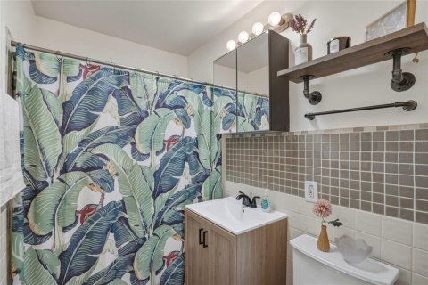 House in Saint Petersburg, Florida 3 bedrooms, 142.6 sq.m. № 2230063 - photo 15