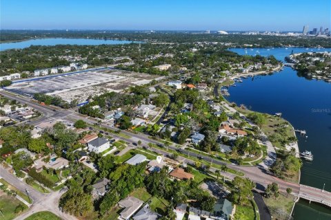 House in Saint Petersburg, Florida 3 bedrooms, 142.6 sq.m. № 2230063 - photo 2