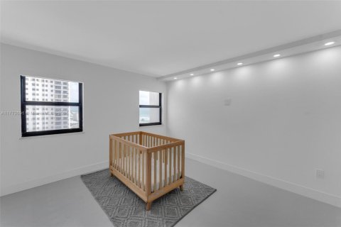 Condo in Hollywood, Florida, 3 bedrooms  № 1959648 - photo 23