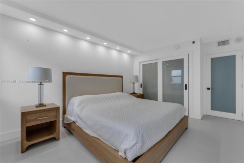 Condo in Hollywood, Florida, 3 bedrooms  № 1959648 - photo 22