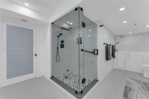 Condo in Hollywood, Florida, 3 bedrooms  № 1959648 - photo 29