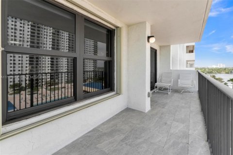 Condo in Hollywood, Florida, 3 bedrooms  № 1959648 - photo 6