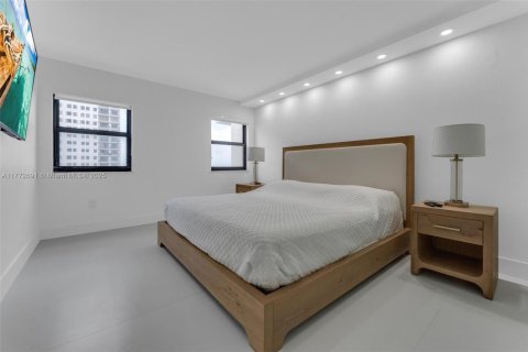 Condo in Hollywood, Florida, 3 bedrooms  № 1959648 - photo 21