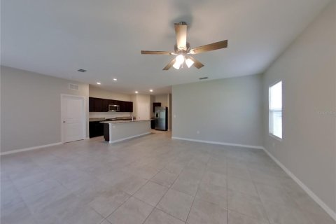 Casa en alquiler en New Smyrna Beach, Florida, 4 dormitorios, 175.49 m2 № 1912902 - foto 4