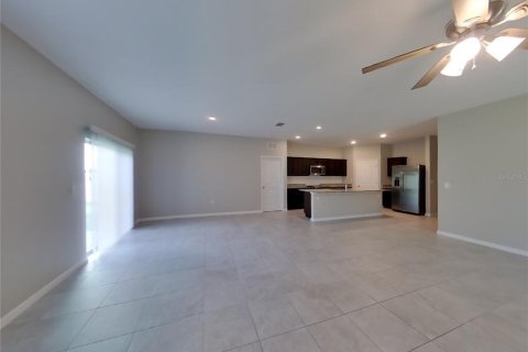 Casa en alquiler en New Smyrna Beach, Florida, 4 dormitorios, 175.49 m2 № 1912902 - foto 3