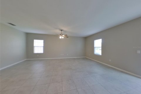 Casa en alquiler en New Smyrna Beach, Florida, 4 dormitorios, 175.49 m2 № 1912902 - foto 2