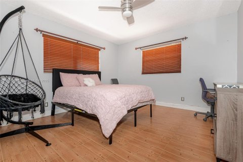 Villa ou maison à vendre à Pembroke Pines, Floride: 3 chambres, 151.24 m2 № 1792500 - photo 17