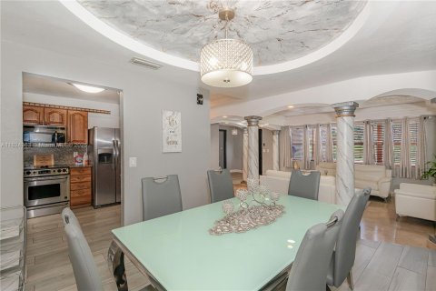 Villa ou maison à vendre à Pembroke Pines, Floride: 3 chambres, 151.24 m2 № 1792500 - photo 8
