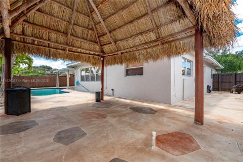 Villa ou maison à vendre à Pembroke Pines, Floride: 3 chambres, 151.24 m2 № 1792500 - photo 2