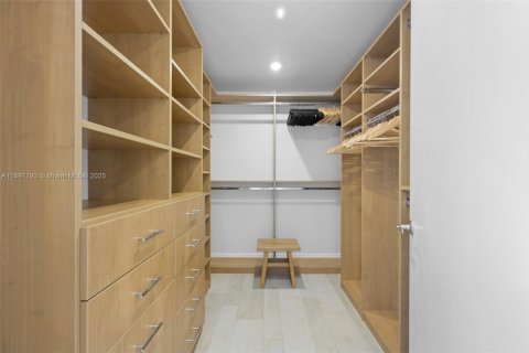Condo in Lauderdale-by-the-Sea, Florida, 3 bedrooms  № 2081537 - photo 13