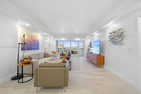 Condo in Lauderdale-by-the-Sea, Florida, 3 bedrooms  № 2081537 - photo 2