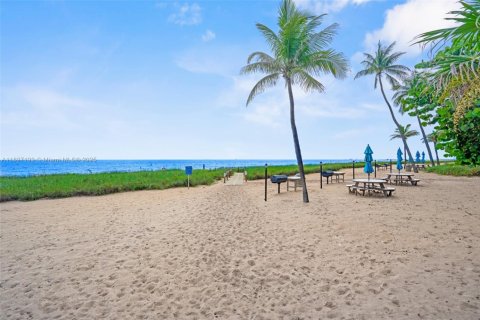 Condo in Lauderdale-by-the-Sea, Florida, 3 bedrooms  № 2081537 - photo 28