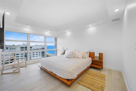 Condo in Lauderdale-by-the-Sea, Florida, 3 bedrooms  № 2081537 - photo 11