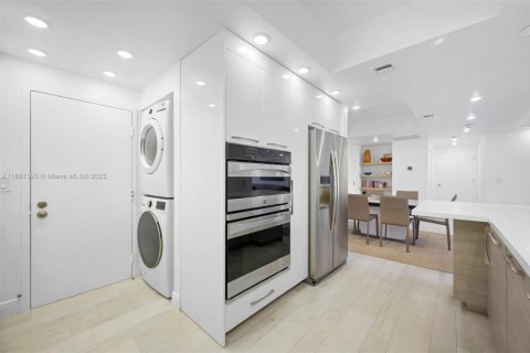 Condo in Lauderdale-by-the-Sea, Florida, 3 bedrooms  № 2081537 - photo 10