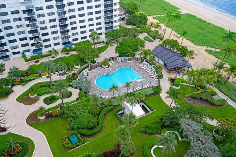 Condo in Lauderdale-by-the-Sea, Florida, 3 bedrooms  № 2081537 - photo 22