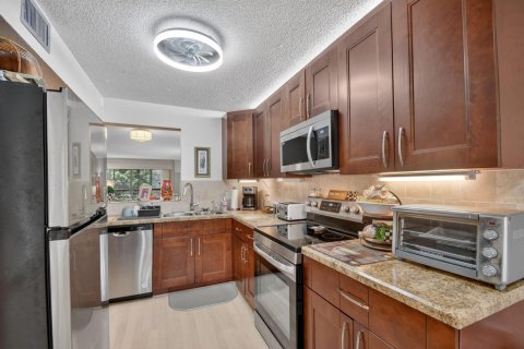 Condo in Boynton Beach, Florida, 2 bedrooms  № 2263858 - photo 12