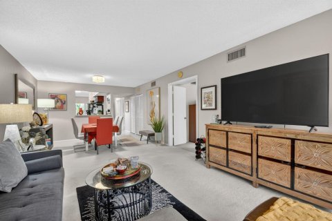 Condo in Boynton Beach, Florida, 2 bedrooms  № 2263858 - photo 22