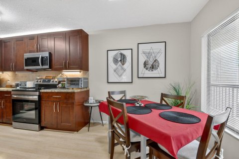 Condo in Boynton Beach, Florida, 2 bedrooms  № 2263858 - photo 9