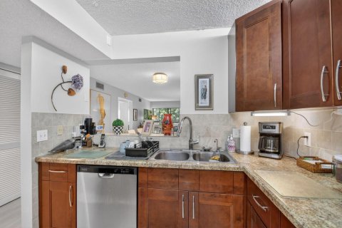 Condo in Boynton Beach, Florida, 2 bedrooms  № 2263858 - photo 15