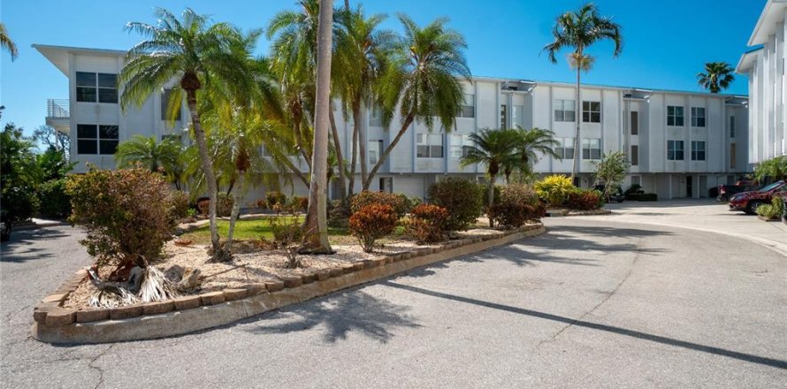 Condo in Englewood, Florida, 3 bedrooms  № 1803694