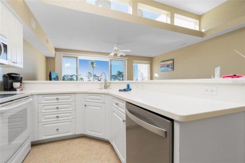 Condo in Englewood, Florida, 3 bedrooms  № 1803694 - photo 12