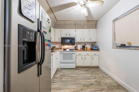 Copropriété à vendre à Lauderdale Lakes, Floride: 2 chambres, 93.83 m2 № 1976791 - photo 4