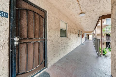 Copropriété à vendre à Lauderdale Lakes, Floride: 2 chambres, 93.83 m2 № 1976791 - photo 24