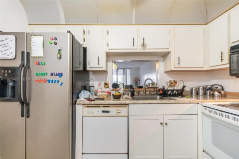 Copropriété à vendre à Lauderdale Lakes, Floride: 2 chambres, 93.83 m2 № 1976791 - photo 6