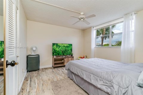 Copropriété à vendre à Lauderdale Lakes, Floride: 2 chambres, 93.83 m2 № 1976791 - photo 17