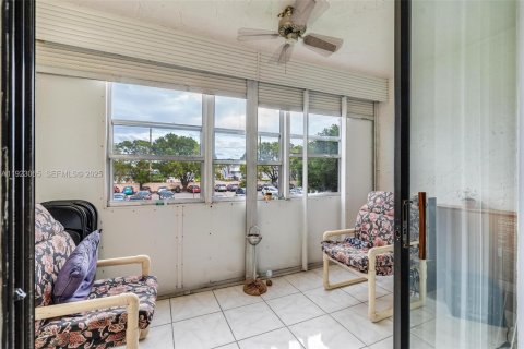 Copropriété à vendre à Lauderdale Lakes, Floride: 2 chambres, 93.83 m2 № 1976791 - photo 11