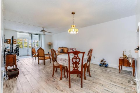 Copropriété à vendre à Lauderdale Lakes, Floride: 2 chambres, 93.83 m2 № 1976791 - photo 16