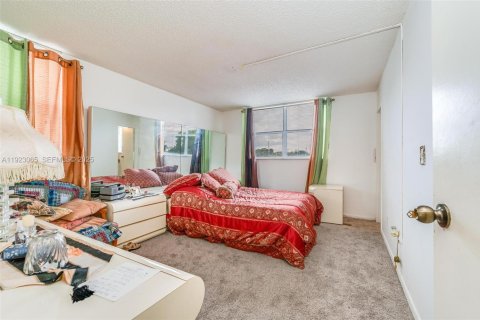 Copropriété à vendre à Lauderdale Lakes, Floride: 2 chambres, 93.83 m2 № 1976791 - photo 18