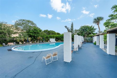 Copropriété à vendre à Lauderdale Lakes, Floride: 2 chambres, 93.83 m2 № 1976791 - photo 25