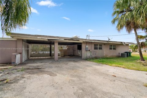 House in Homestead, Florida 3 bedrooms, 166.3 sq.m. № 1774466 - photo 14