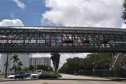 Condo in Coral Gables, Florida, 1 bedroom  № 1799478 - photo 1