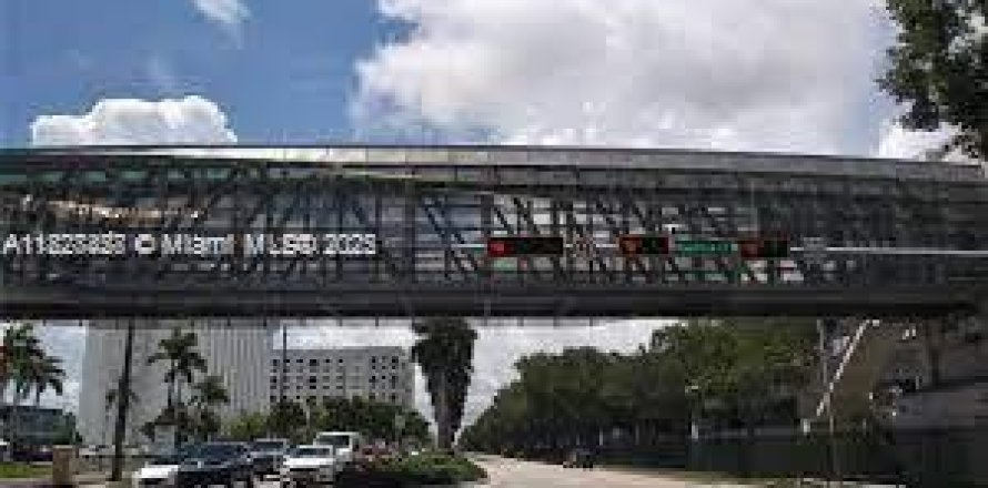 Condo in Coral Gables, Florida, 1 bedroom  № 1799478
