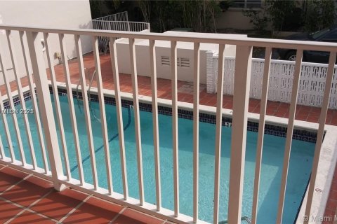 Condo in Coral Gables, Florida, 1 bedroom  № 1799478 - photo 21