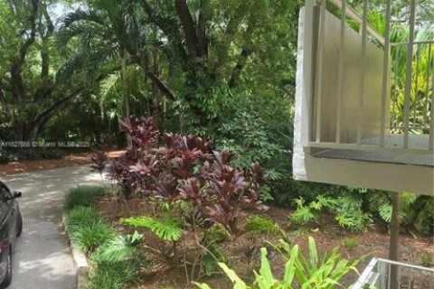 Condo in Coral Gables, Florida, 1 bedroom  № 1799478 - photo 23