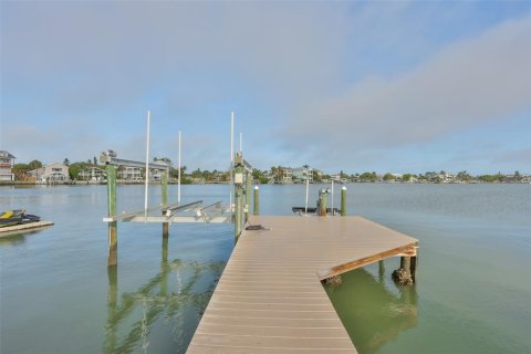 Villa ou maison à vendre à Indian Rocks Beach, Floride: 2 chambres, 130.99 m2 № 2142063 - photo 6