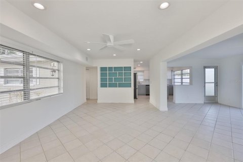 Villa ou maison à vendre à Indian Rocks Beach, Floride: 2 chambres, 130.99 m2 № 2142063 - photo 15