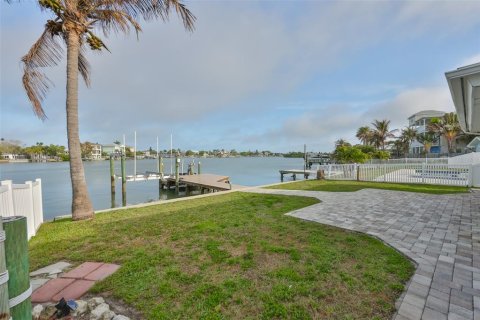 Villa ou maison à vendre à Indian Rocks Beach, Floride: 2 chambres, 130.99 m2 № 2142063 - photo 3