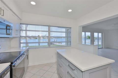Villa ou maison à vendre à Indian Rocks Beach, Floride: 2 chambres, 130.99 m2 № 2142063 - photo 20