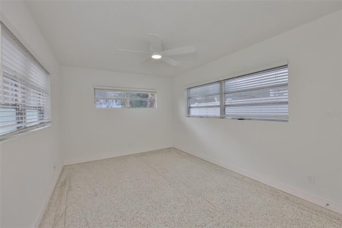Villa ou maison à vendre à Indian Rocks Beach, Floride: 2 chambres, 130.99 m2 № 2142063 - photo 29
