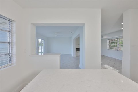 Villa ou maison à vendre à Indian Rocks Beach, Floride: 2 chambres, 130.99 m2 № 2142063 - photo 22