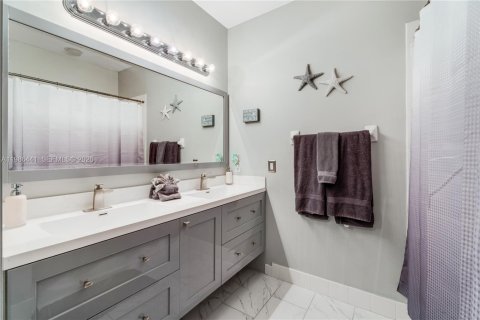 Купить виллу или дом в Хомстед, Флорида 6 спален, 298.96м2, № 2048106 - фото 29