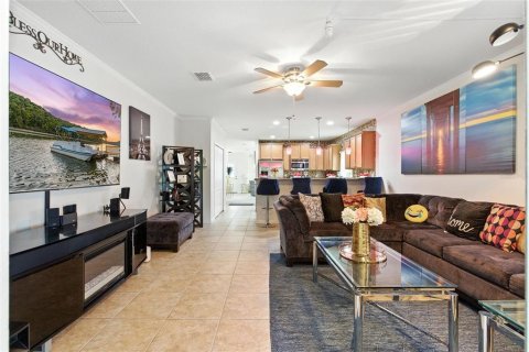 House in Tavares, Florida 4 bedrooms, 274.25 sq.m. № 1882830 - photo 14