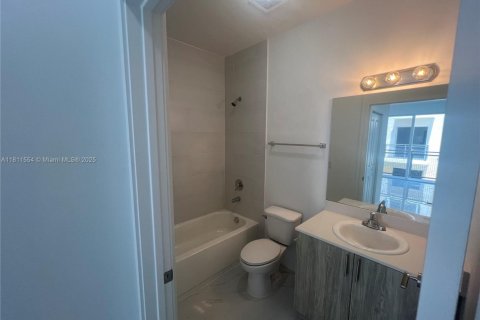 Villa ou maison à louer à Miami, Floride: 2 chambres № 2016391 - photo 28