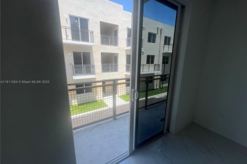 Villa ou maison à louer à Miami, Floride: 2 chambres № 2016391 - photo 25