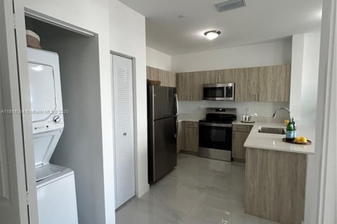 Villa ou maison à louer à Miami, Floride: 2 chambres № 2016391 - photo 3